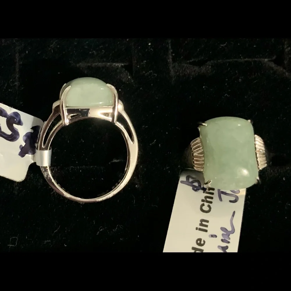 Jade Ringe - Picture 4 of 4